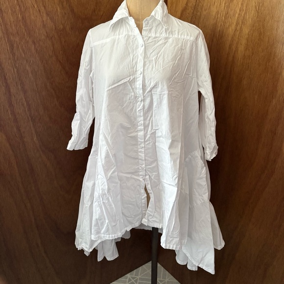 metrostyle Tops - METROSTYLE sz S White Button down Fishtail High Low Shirt